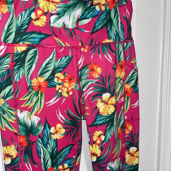 NWOT- Ideology Hawaiian Print Crop Active Leggings- Medium - Picture 2 of 7